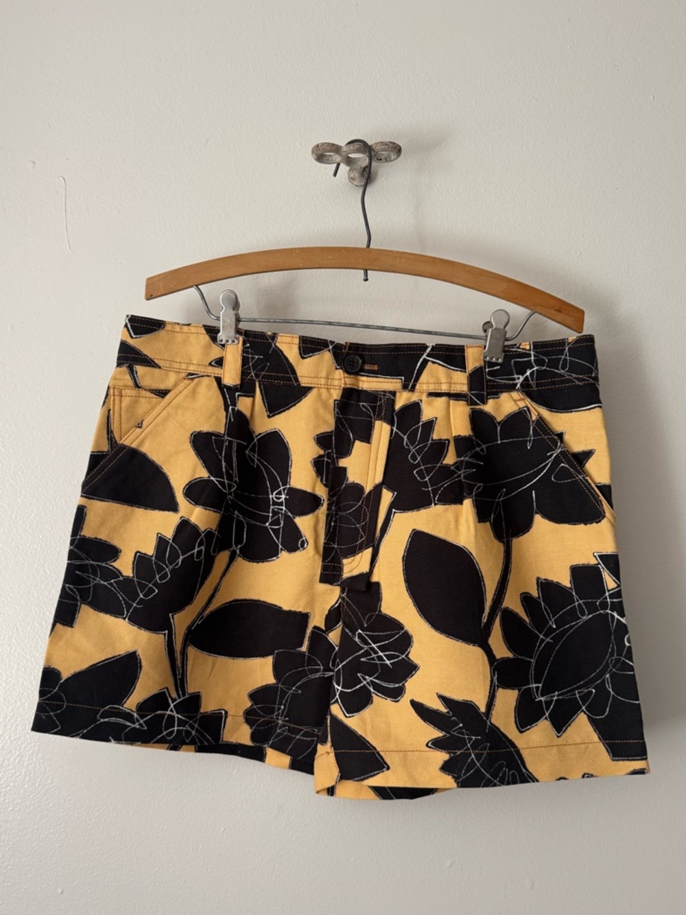 Jacquemus Le Coup de Soleil Spring Summer 2020 Men’s Floral Short.